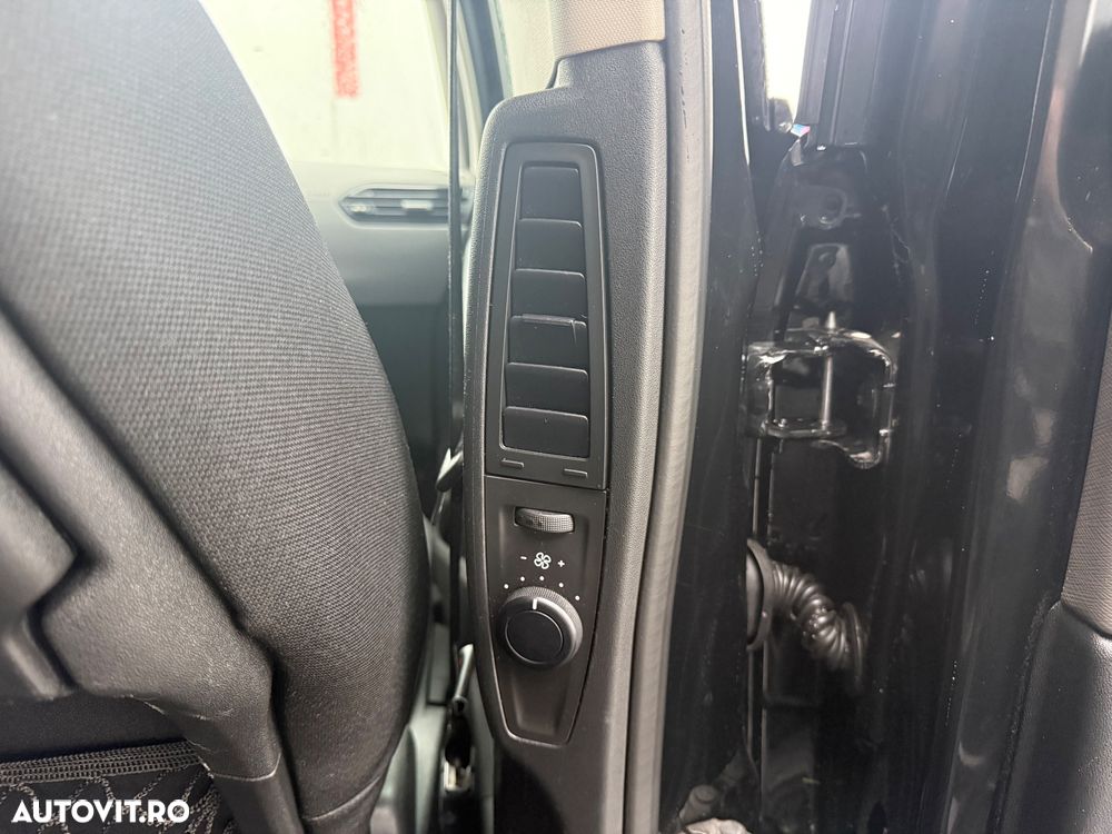 Citroën C4 Space Tourer BlueHDi 120 Stop&Start EAT6 SELECTION - 21