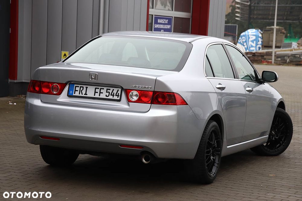 Honda Accord 2.0 i Executive - 4