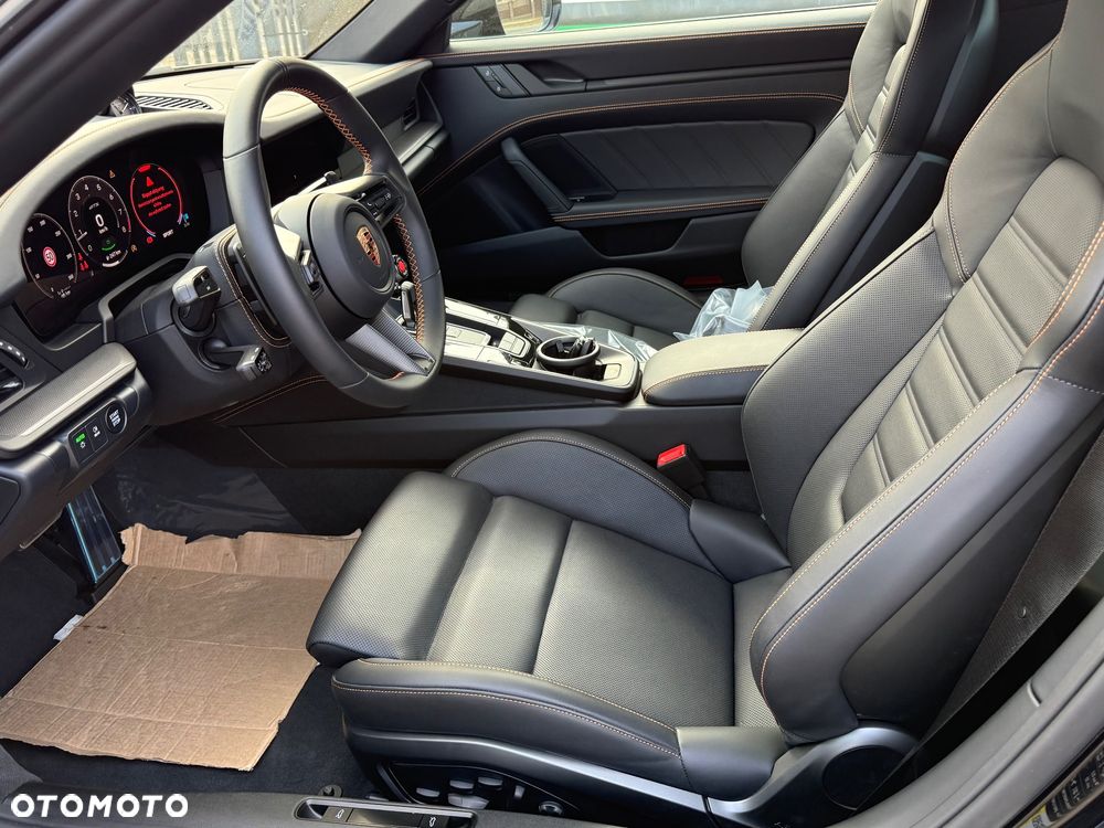 Porsche 911 Targa 4 GTS PDK - 20