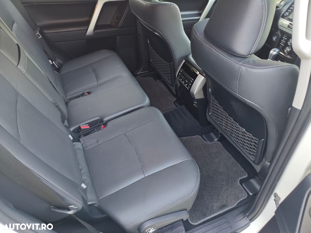 Toyota Land Cruiser 2.8l D-4D 204 CP A/T Luxury Black Matte Edition - 13