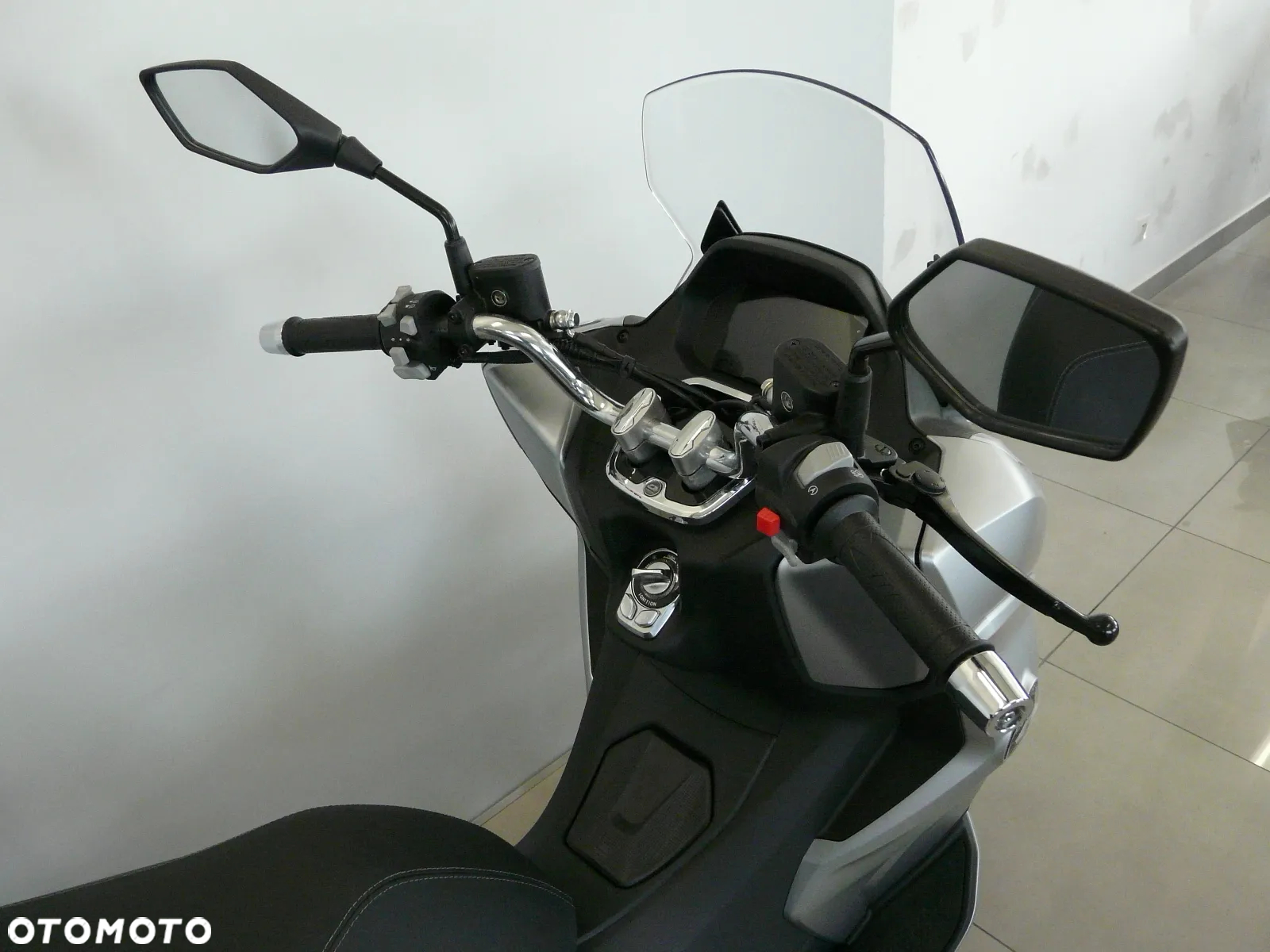 QJMOTOR MTX 125 - 10