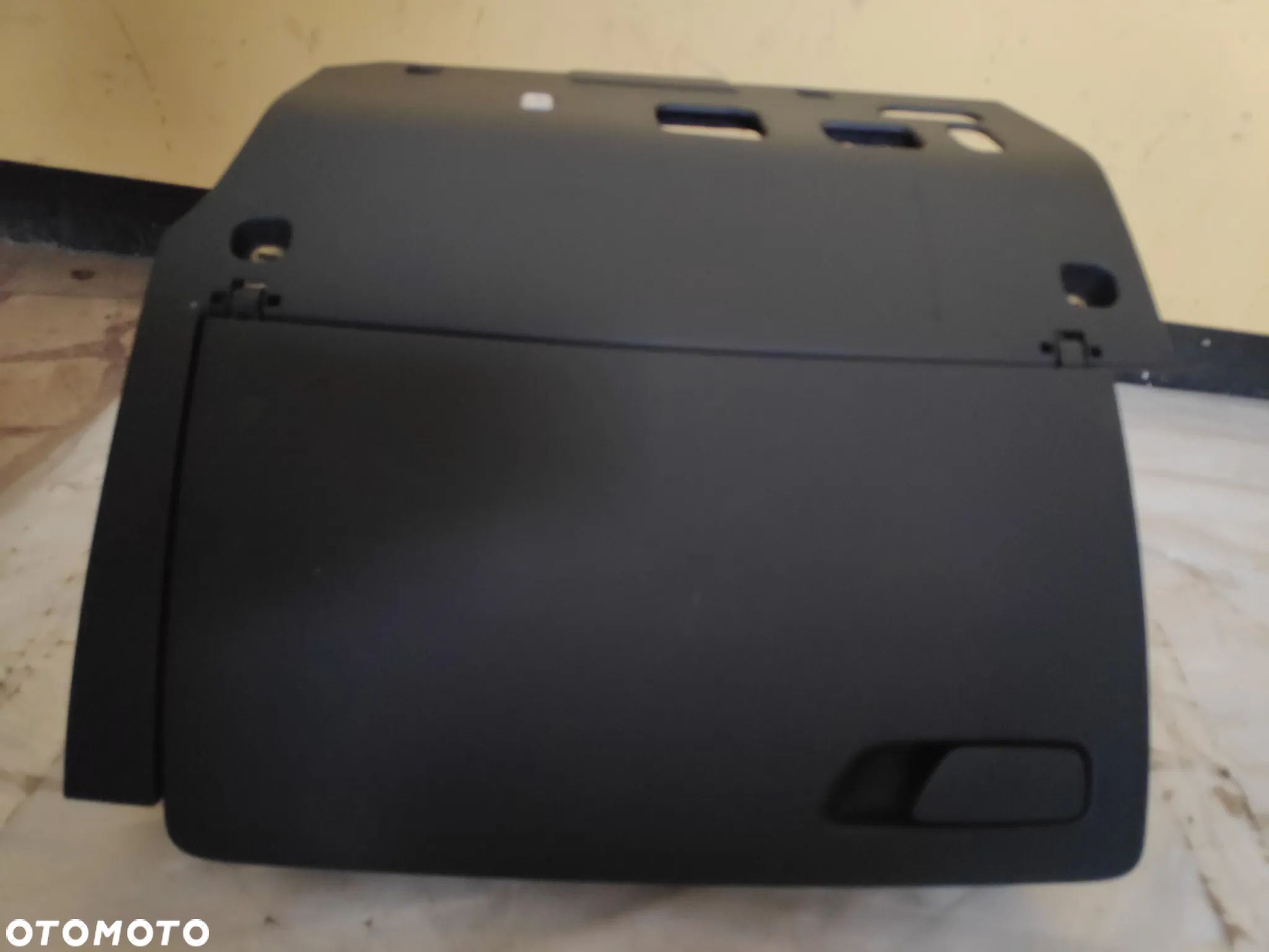 SCHOWEK AUDI A3 8V 8V1857035B - 1