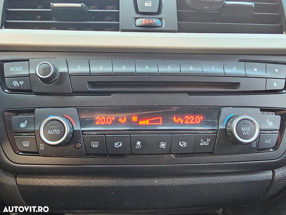 BMW Seria 3 328i xDrive - 11