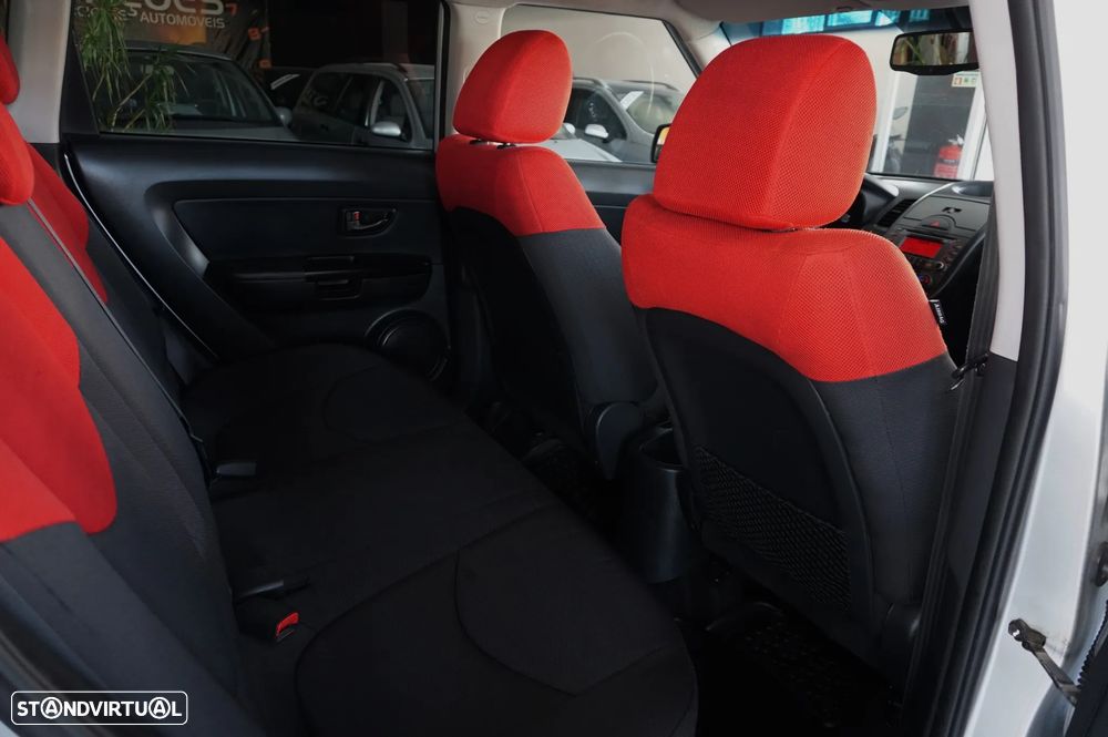 Kia Soul 1.6 CRDi EX - 21