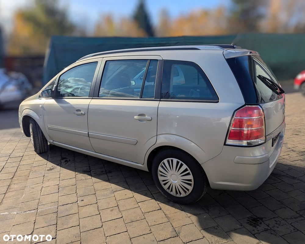 OPEL Zafira B 1.6 2005 na części - 7