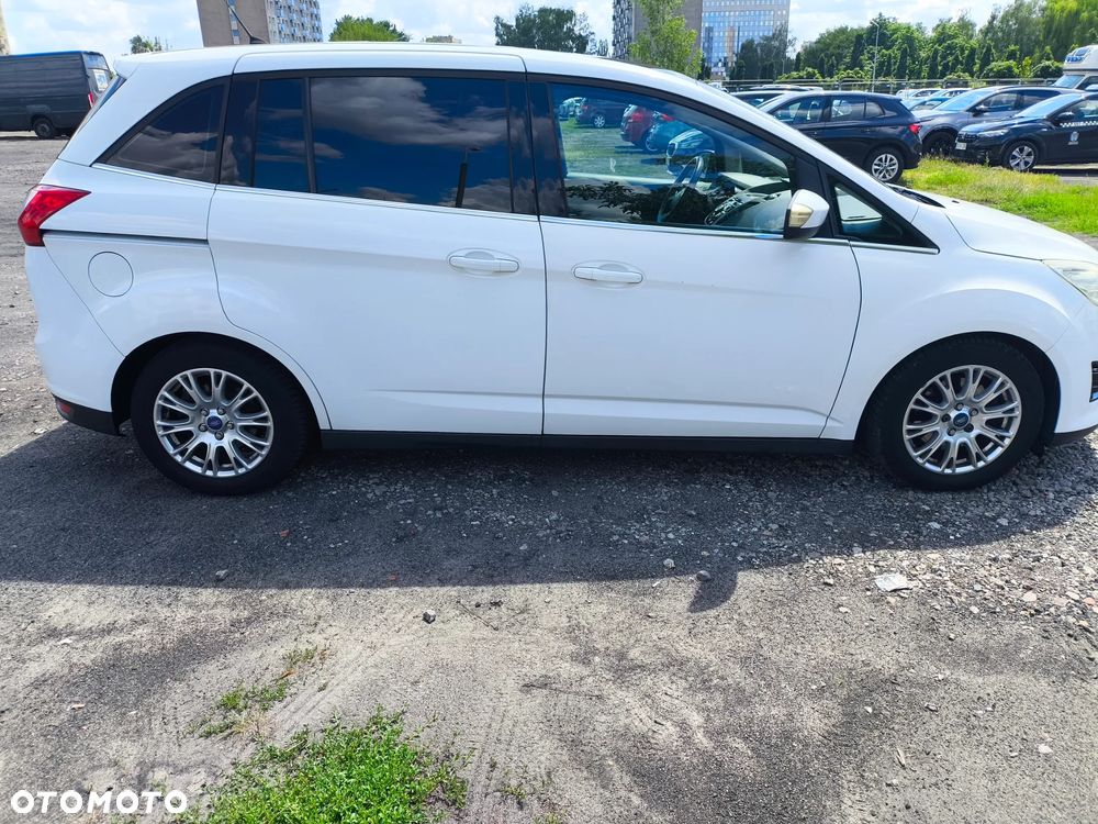 Ford Grand C-MAX - 22