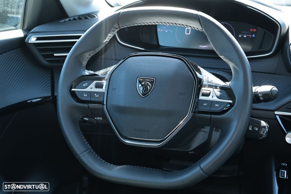 Peugeot 208 1.2 PureTech Allure - 8