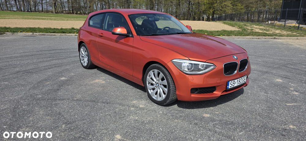 BMW Seria 1 116i - 25