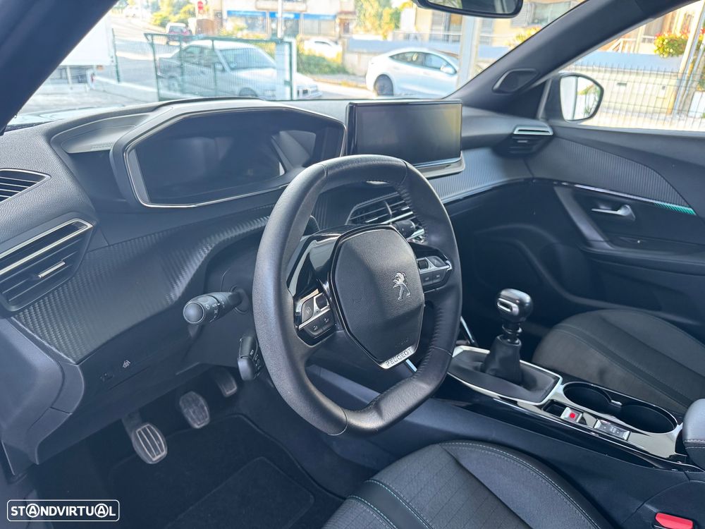 Peugeot 2008 1.2 PureTech Allure Pack - 5