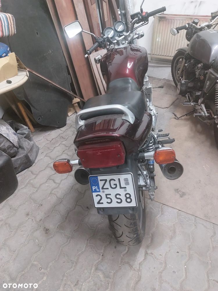 Honda CB - 1