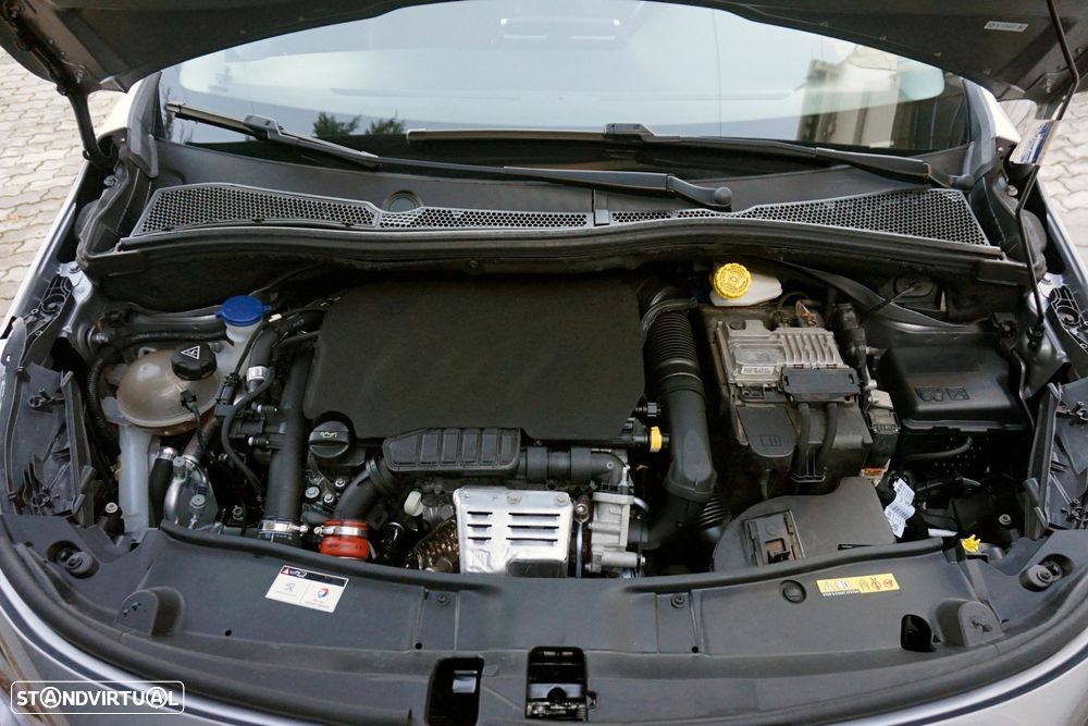 Peugeot 2008 1.2 PureTech GT Line - 27