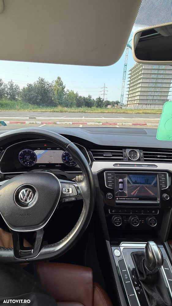 Volkswagen Passat - 11