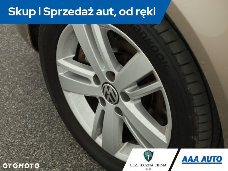 Volkswagen Touran - 25