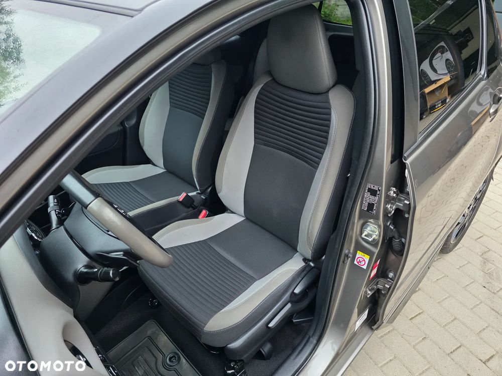 Toyota Yaris 1.5 Selection CVT - 12