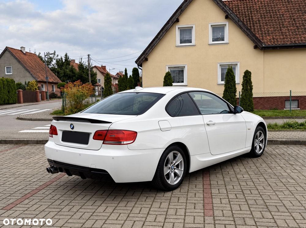 BMW Seria 3 2008 photo 2