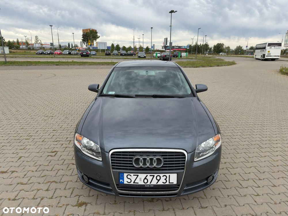 Audi A4 Limousine - 2