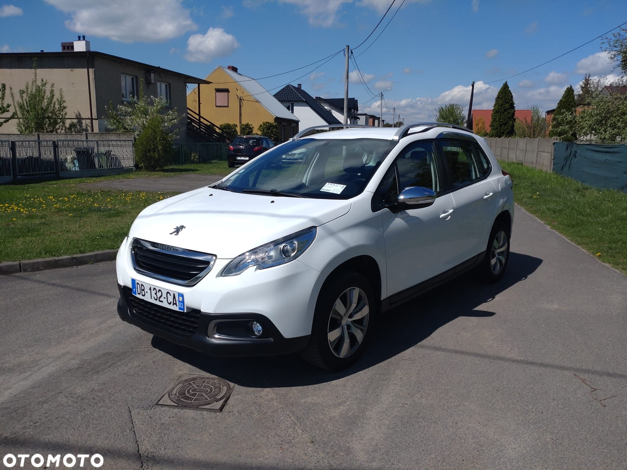 Peugeot 2008 1.2 Pure Tech Allure S&S - 19