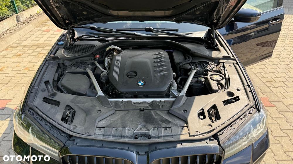 BMW Seria 5 540d xDrive mHEV M Sport sport - 17
