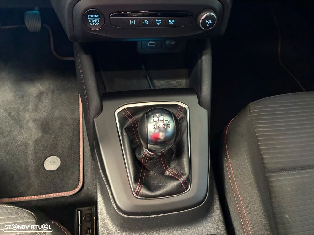 Ford Focus 1.0 EcoBoost MHEV ST-Line - 32