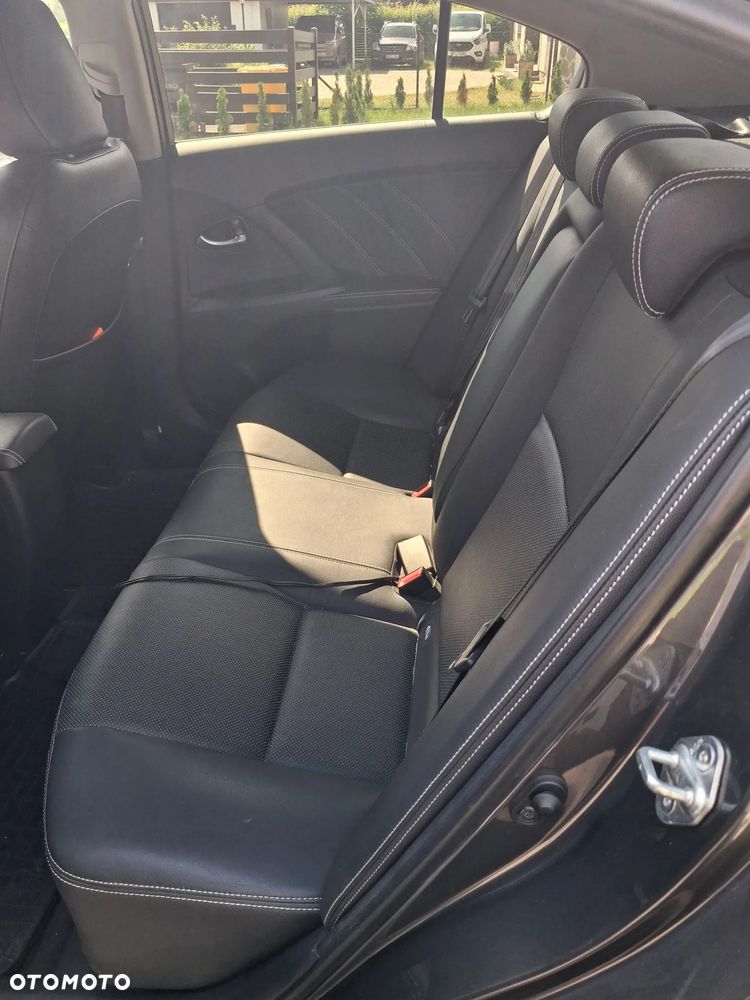 Toyota Avensis - 4