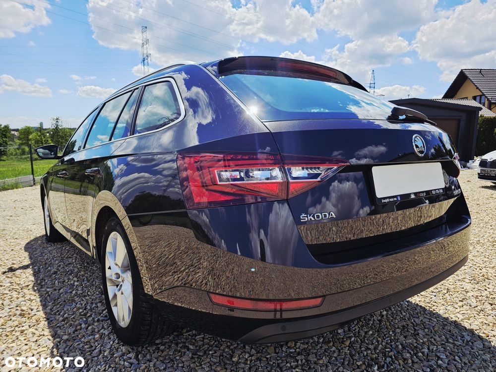 Skoda Superb 2.0 TDI DSG Ambition - 13