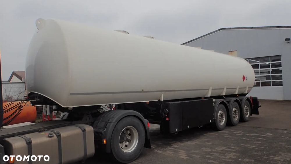 Mercedes-Benz 2543 - 14