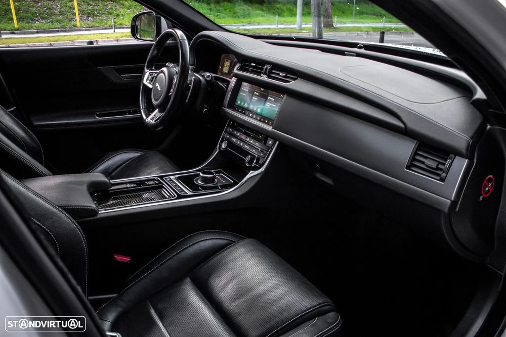 Jaguar XF Sportbrake 20d AWD Aut. R-Sport - 27