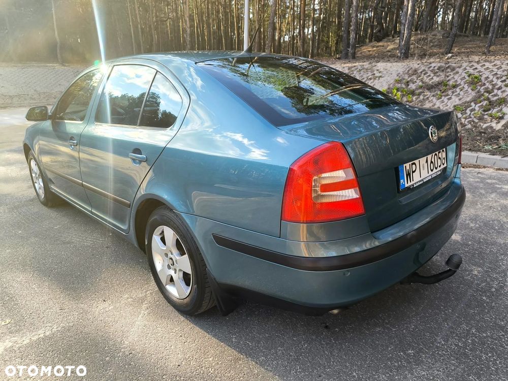 Skoda Octavia 1.6 Combi Ambiente - 5