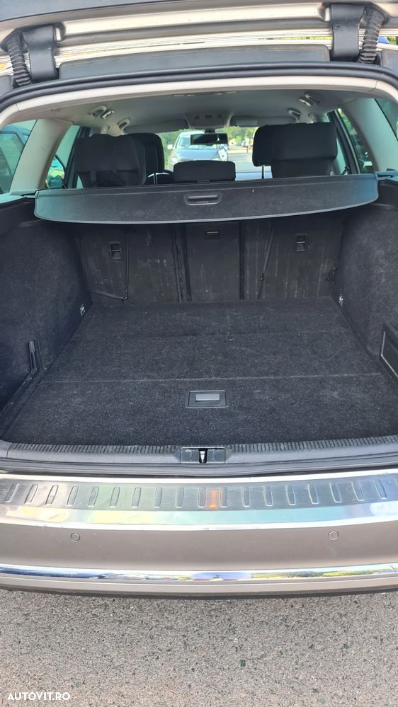 Volkswagen Passat 2.0 TDI BlueMotion Technology DSG Comfortline - 8