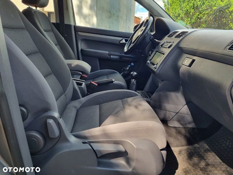Volkswagen Touran 2.0 TDI Highline - 13