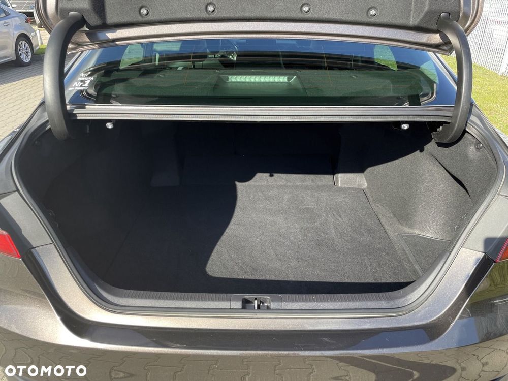 Toyota Camry 2.5 Hybrid Prestige CVT - 8