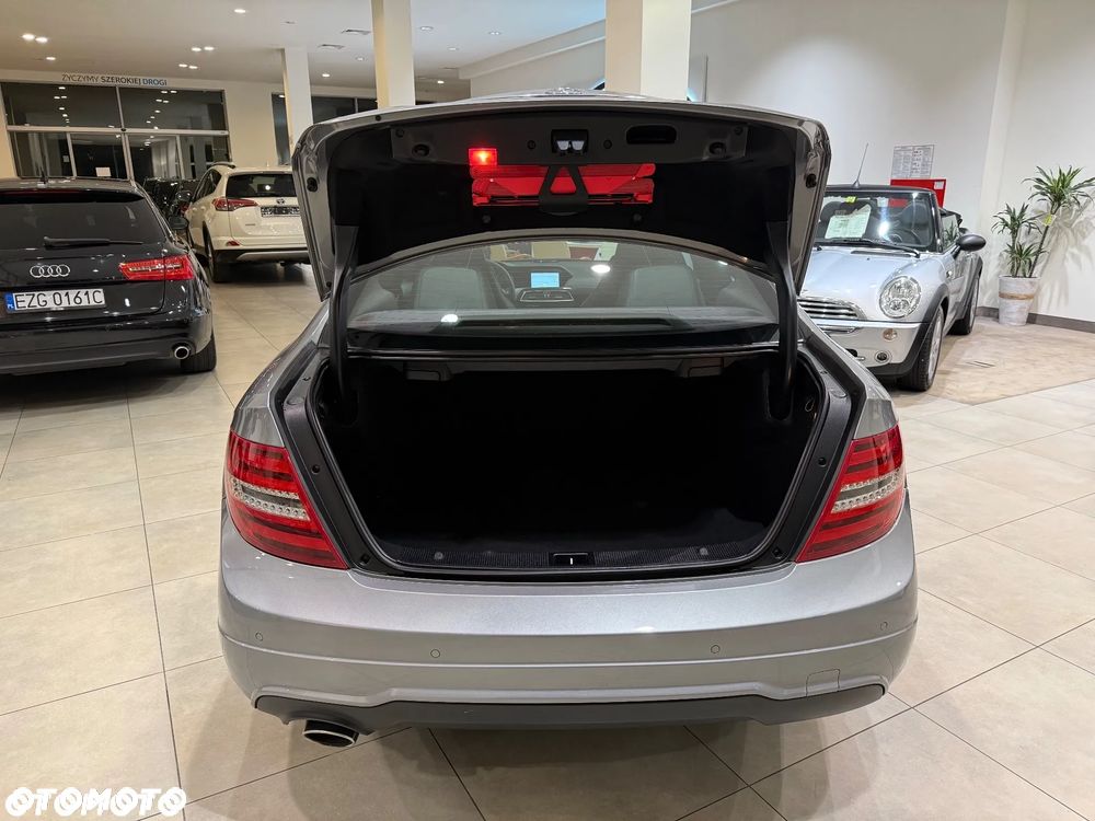 Mercedes-Benz Klasa C 220 CDI DPF Coupe (BlueEFFICIENCY) - 36