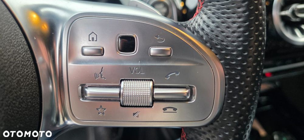 Mercedes-Benz CLA 200 AMG Line 7G-DCT - 34