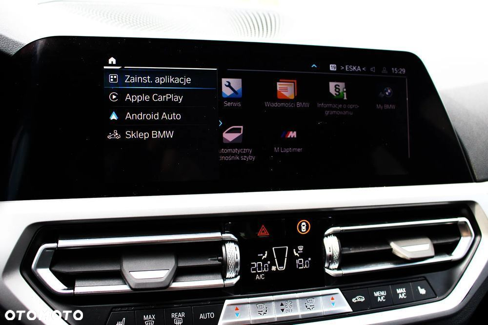 BMW Seria 3 318d Touring Advantage - 25