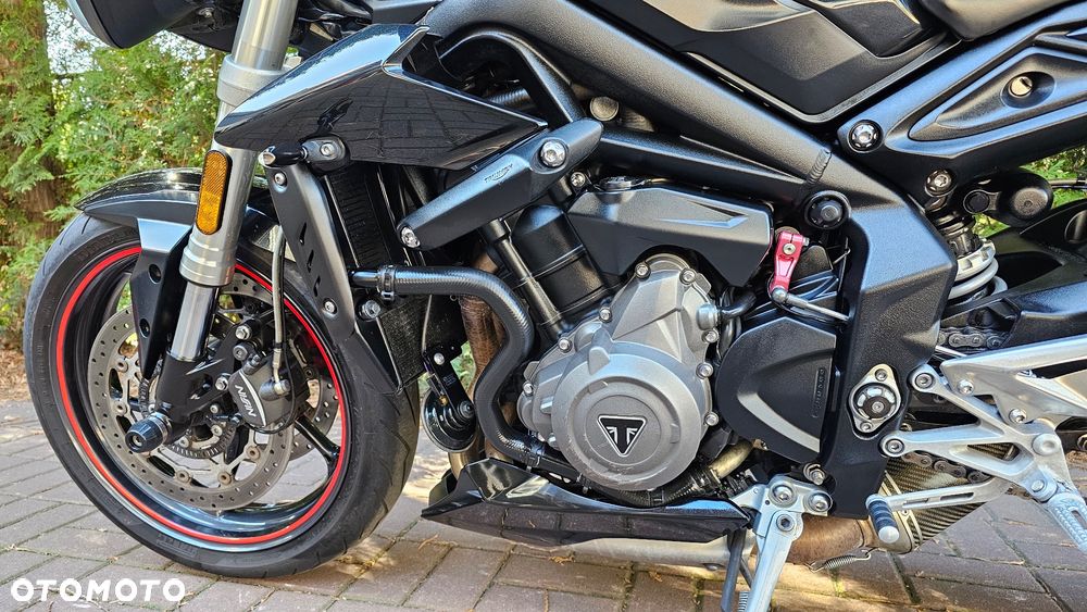 Triumph Street Triple - 11