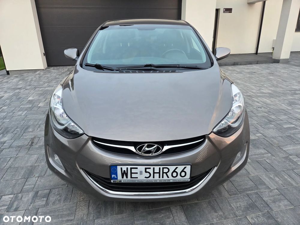 Hyundai Elantra 1.6 Comfort - 3