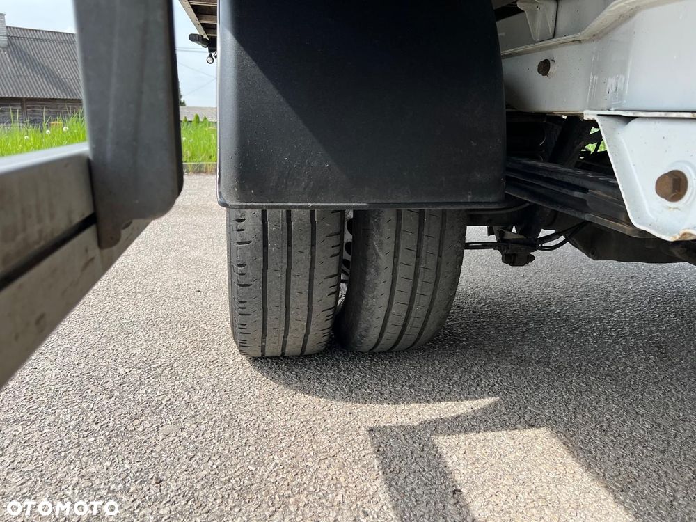 Mercedes-Benz Sprinter - 9