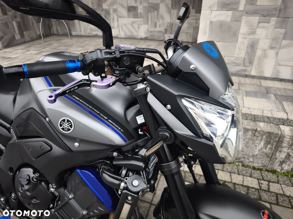 Yamaha FZ8 - 4