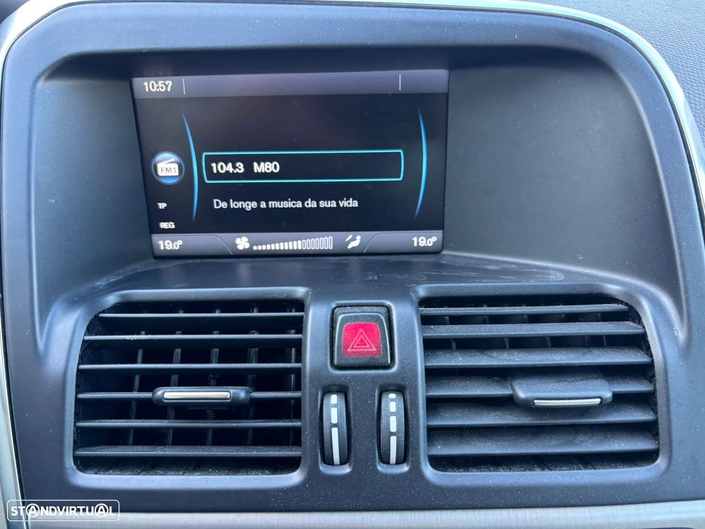 Volvo XC 60 2.0 D3 R-Design Geartronic - 37