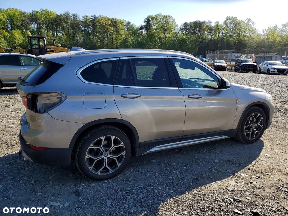 BMW X1 xDrive28i xLine - 4