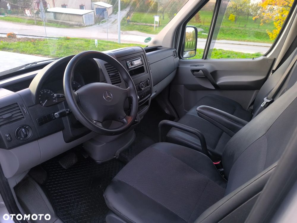 Mercedes-Benz Sprinter - 5