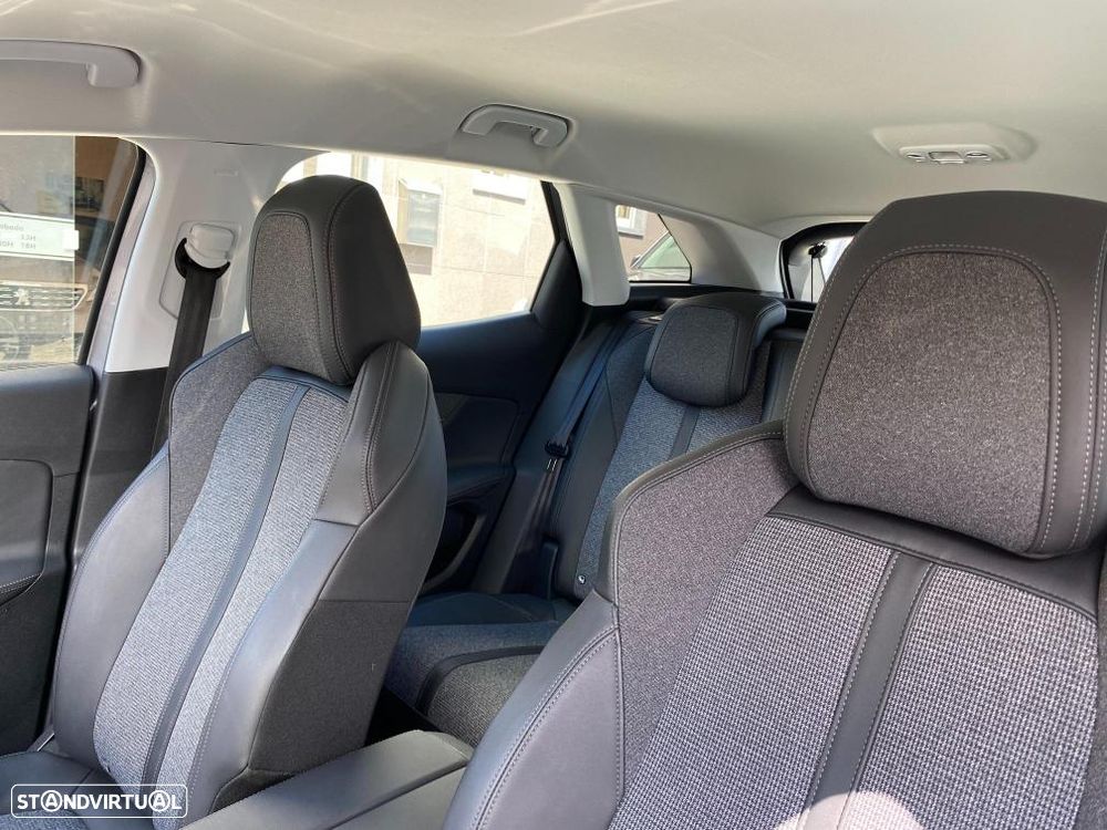 Peugeot 3008 BlueHDi 130 Stop & Start EAT8 Allure - 30