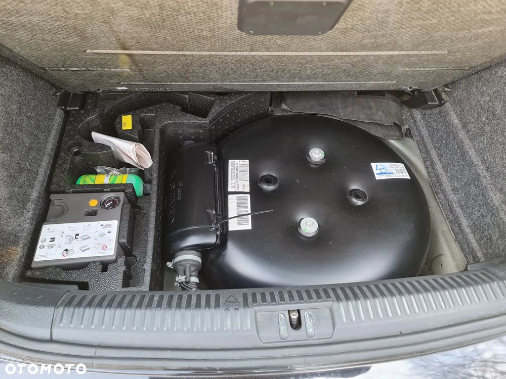 Volkswagen Polo 1.4 FSI Sportline - 15