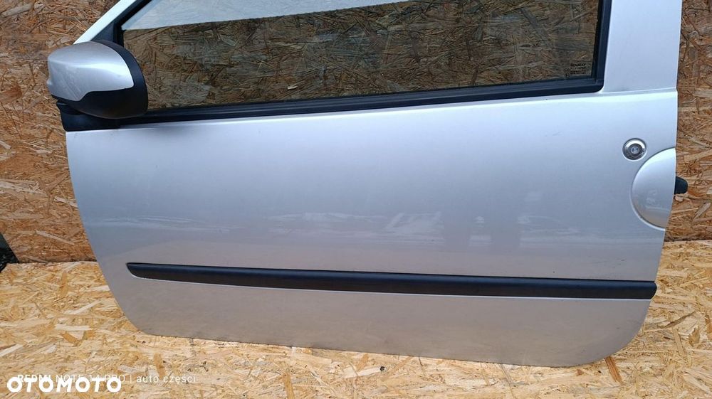 DRZWI LEWE SREBRNE KIEROWCY TEB69 RENAULT TWINGO II 2 2012 1.2B LIFT - 2