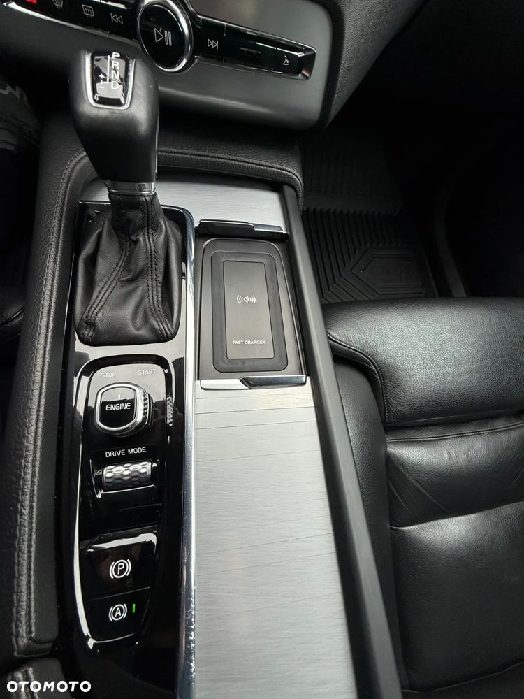 Volvo XC 90 D5 AWD Momentum - 16