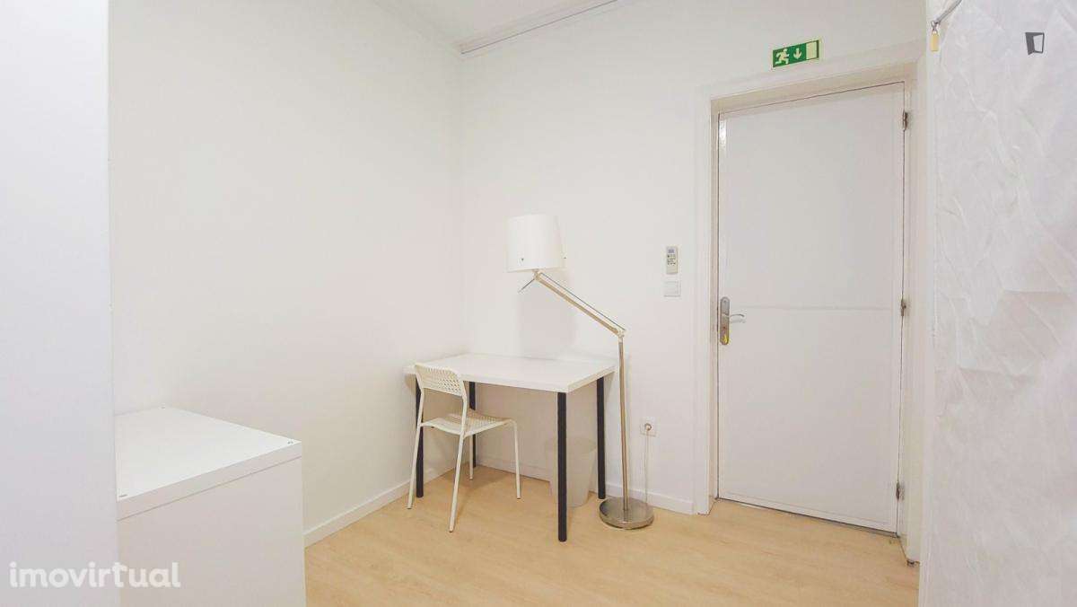Quarto - localizado em Rio Tinto Porto - Grande imagem: 4/53
