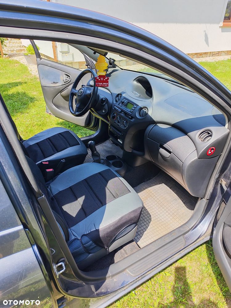 Toyota Yaris 1.3 Sol - 5