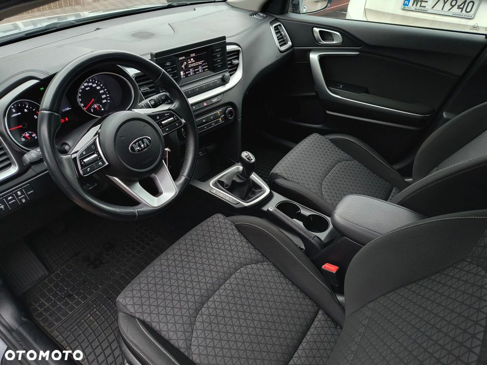Kia Ceed - 10