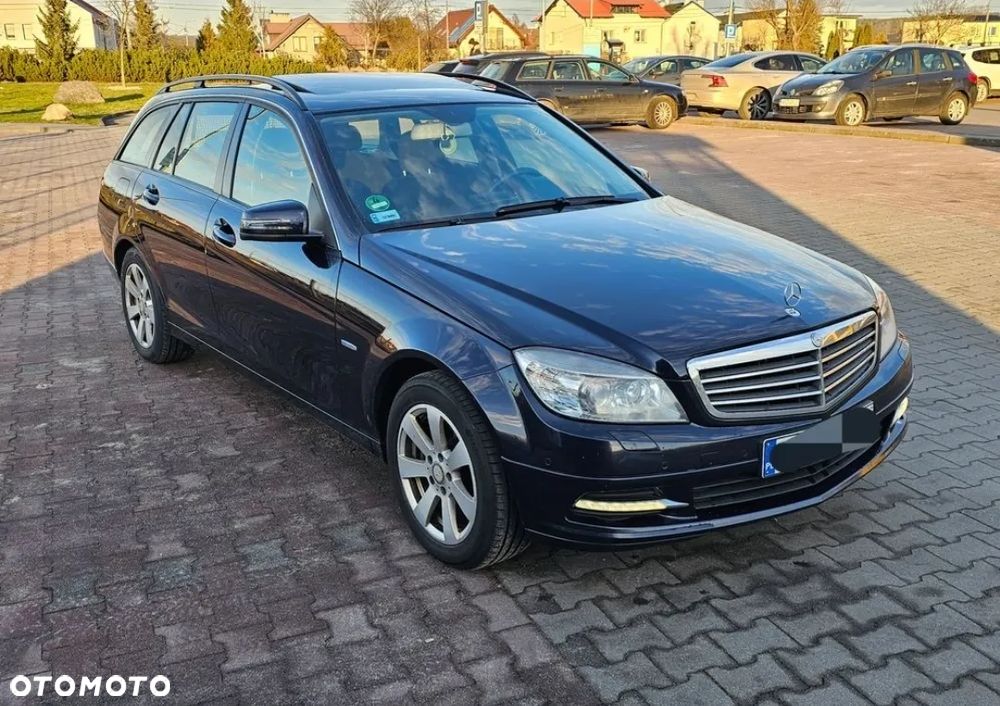 Mercedes-Benz Klasa C 200 CGI BlueEff Avantgarde - 3