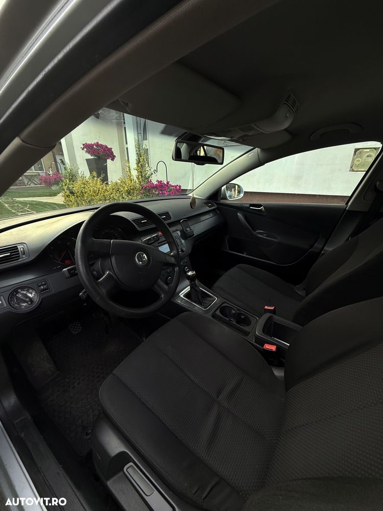 Volkswagen Passat - 8